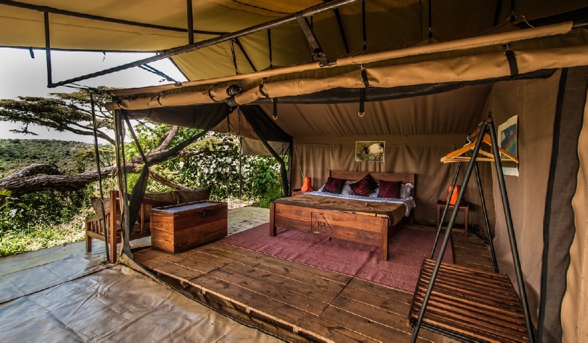 L'intérieur d'une des tentes du camp Ang'ata Ngorongoro Crater