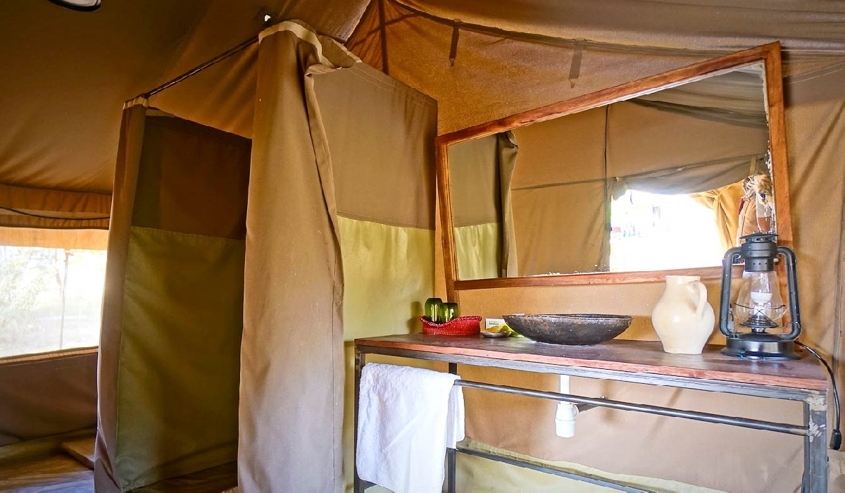 Salle de bain attenante dans une tente du Ronjo Camp